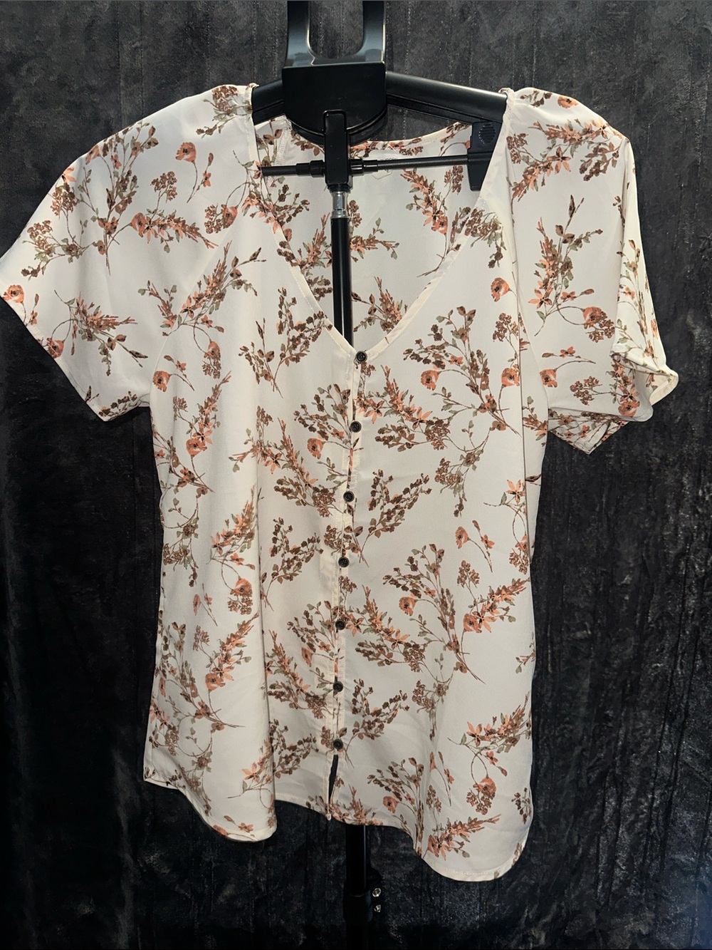 Maurices Cream Floral V-Neck Button-Front Blouse